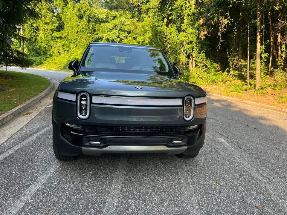 2023 Rivian R1S - Image 6 of 31