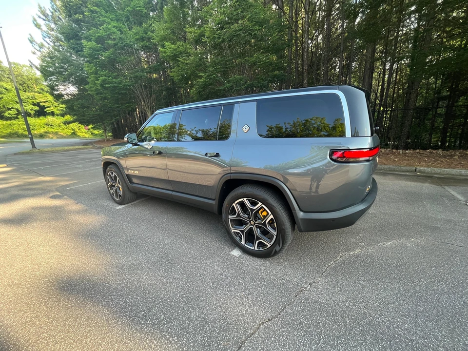 2023 Rivian R1S - Image 22 of 31