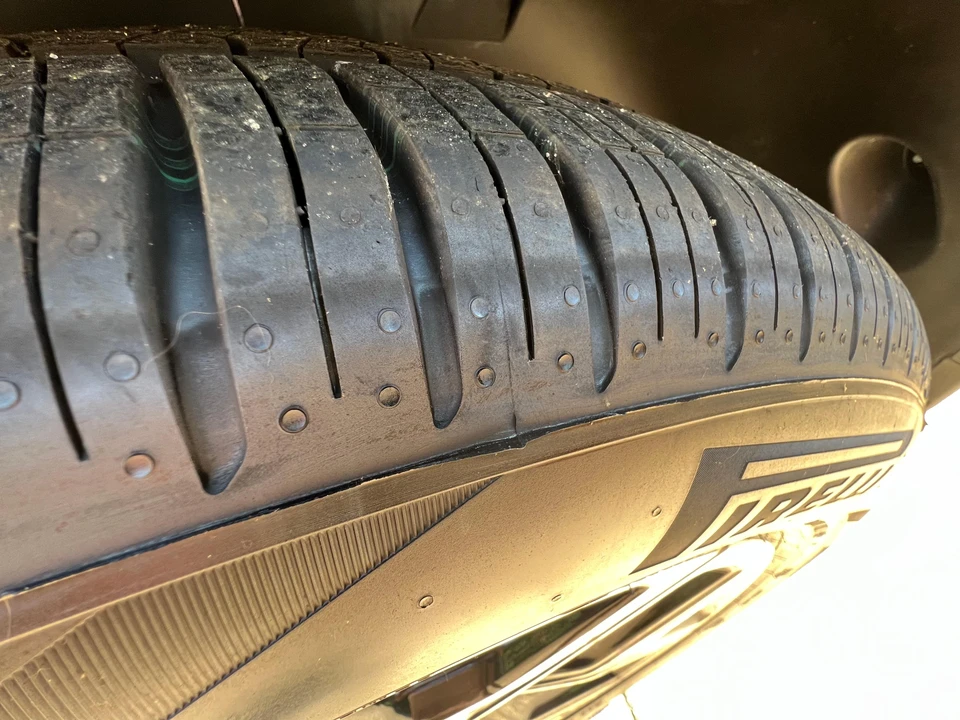 2023 Rivian R1S - Image 24 of 31