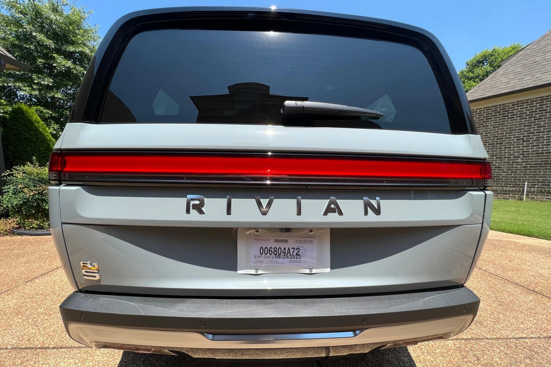 2023 Rivian R1S - Image 5 of 31