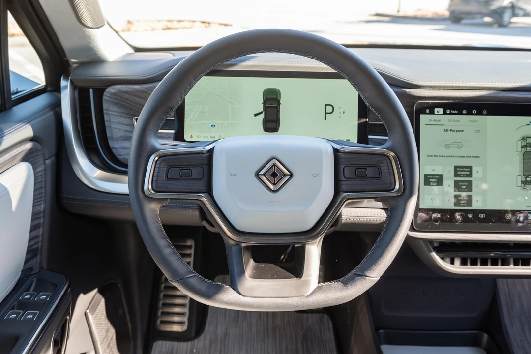 2023 Rivian R1S - Image 29 of 31