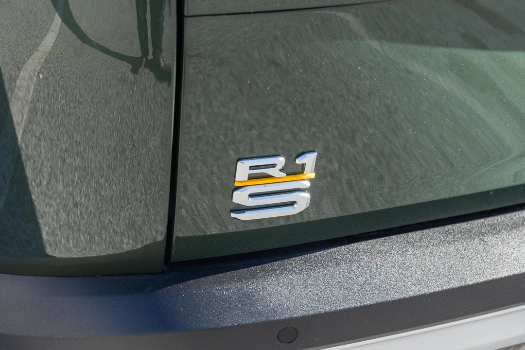2023 Rivian R1S - Image 17 of 31