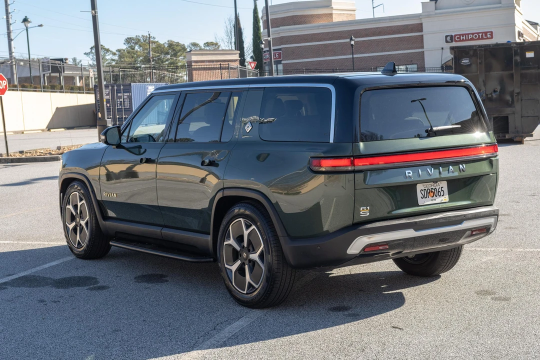 2023 Rivian R1S - Image 7 of 31