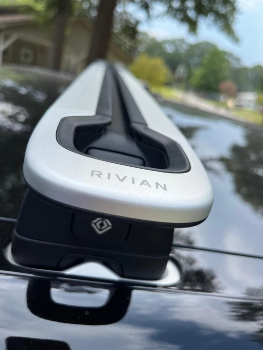 2023 Rivian R1S - Image 31 of 31
