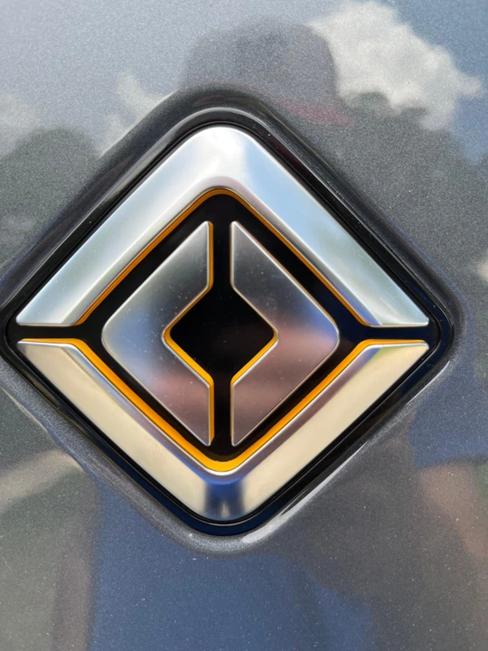 2023 Rivian R1S - Image 29 of 31