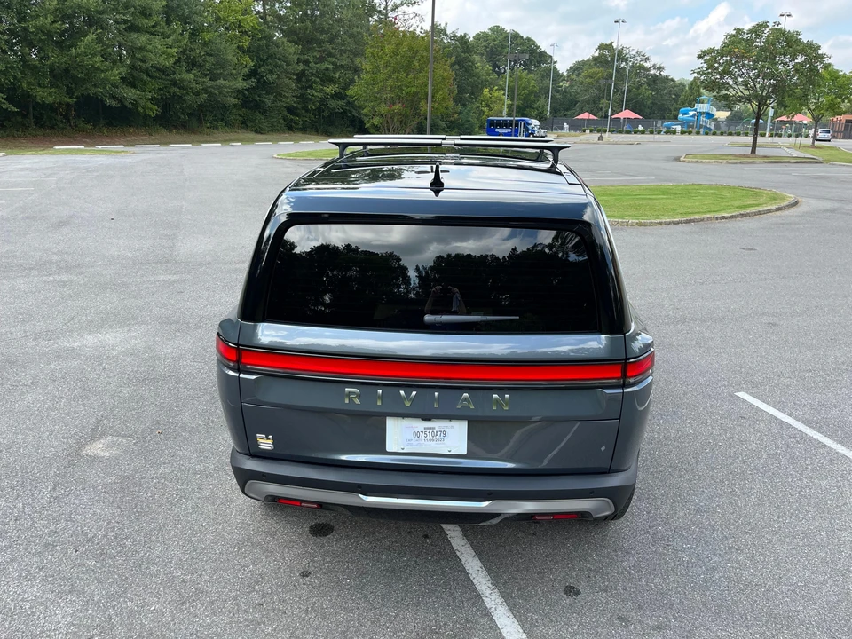 2023 Rivian R1S - Image 21 of 31