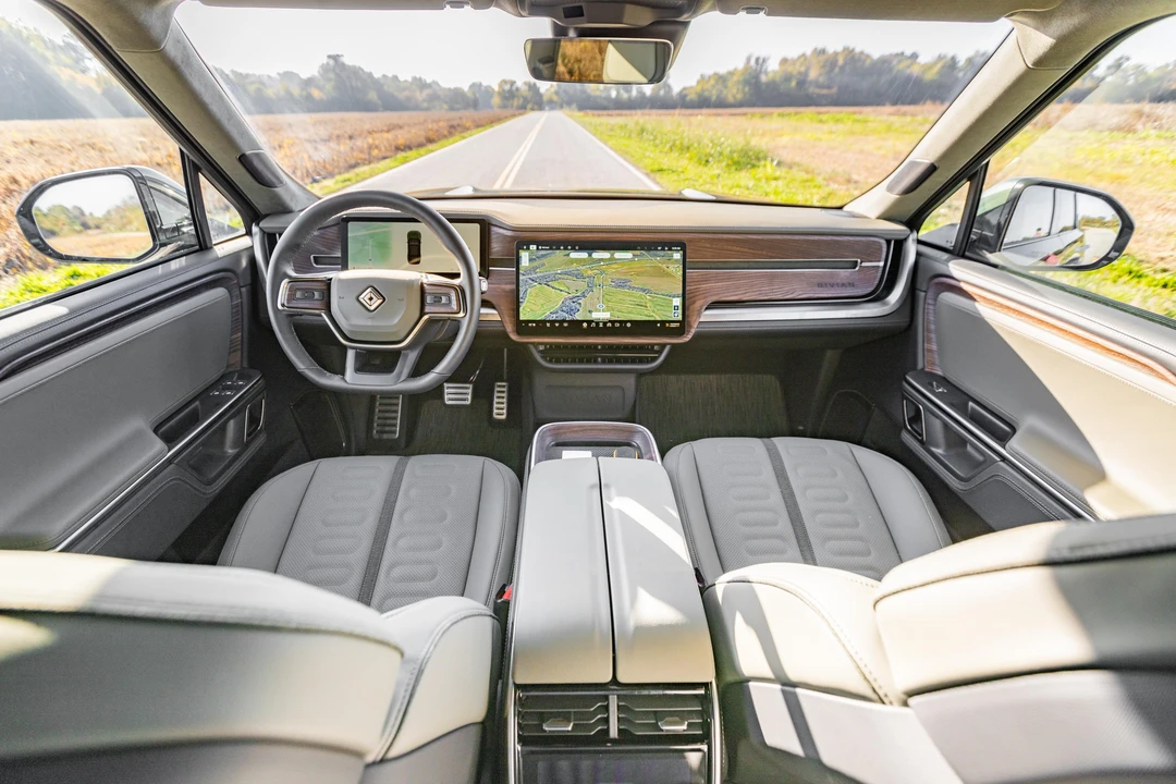 2023 Rivian R1S - Image 22 of 31