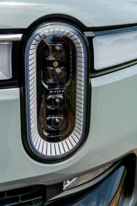 2023 Rivian R1S - Image 21 of 31