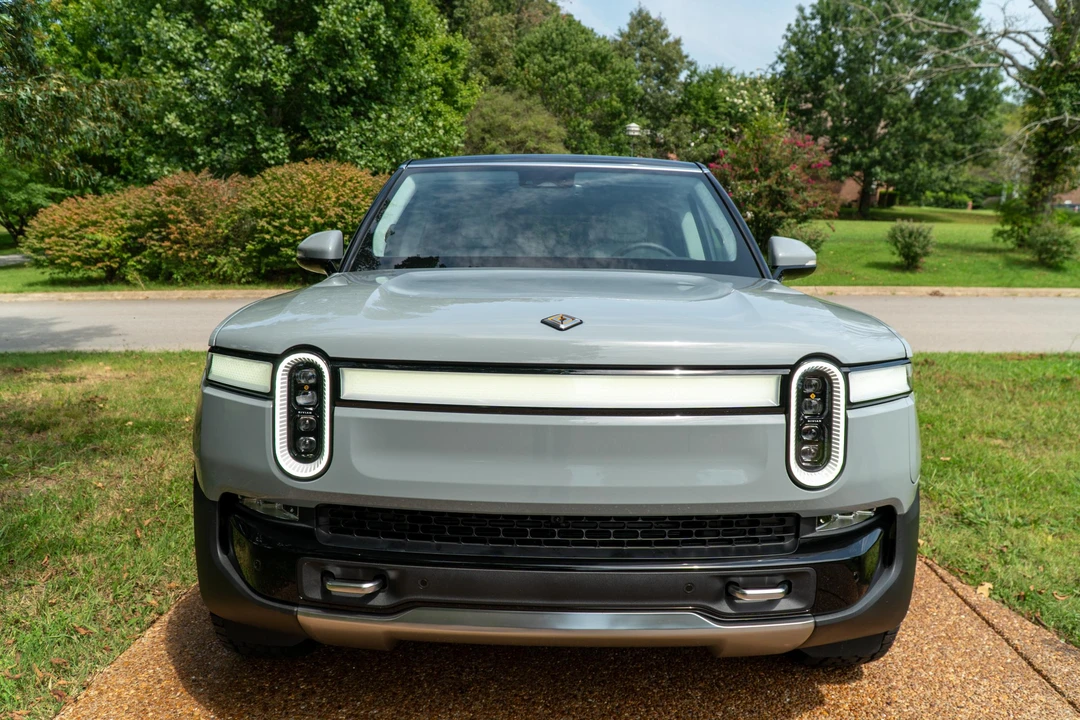2023 Rivian R1S - Image 7 of 31
