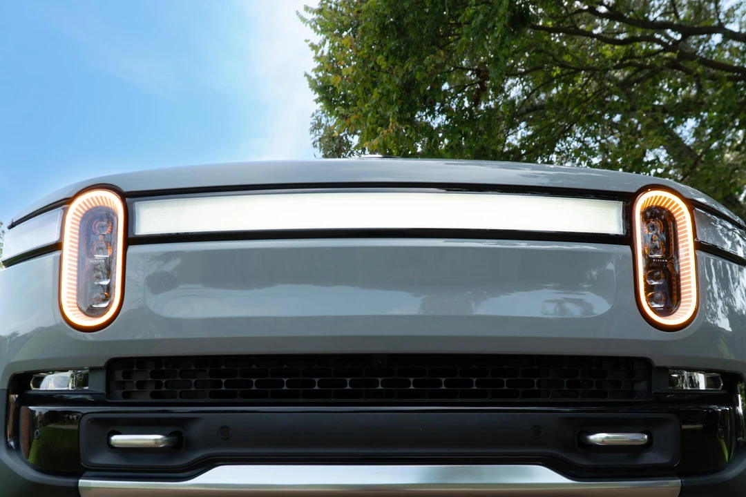 2023 Rivian R1S - Image 19 of 31