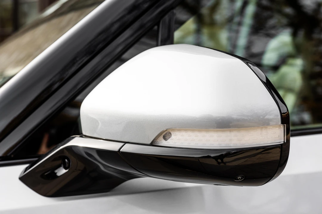2023 Rivian R1S - Image 14 of 31