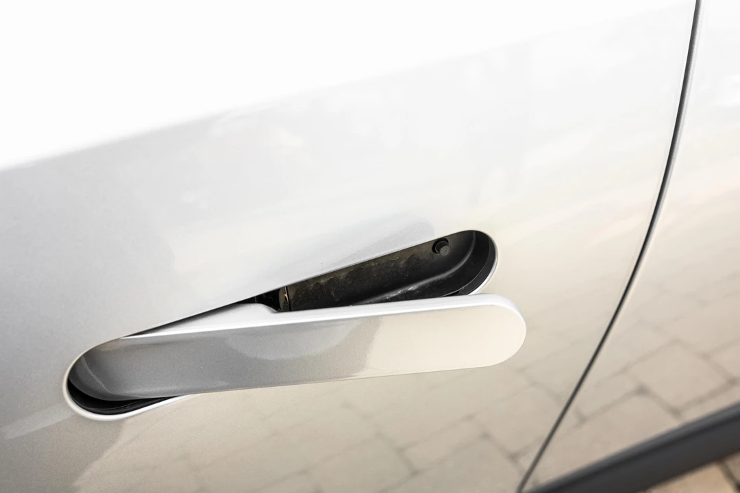 2023 Rivian R1S - Image 19 of 31