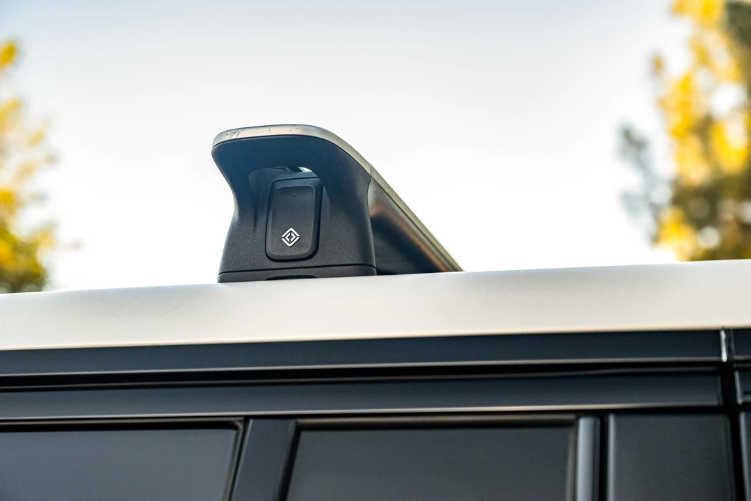 2023 Rivian R1S - Image 27 of 31