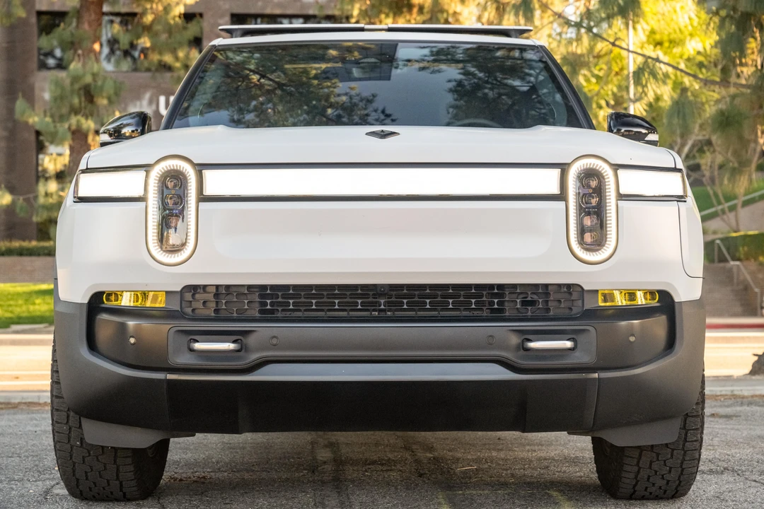 2023 Rivian R1S - Image 6 of 31