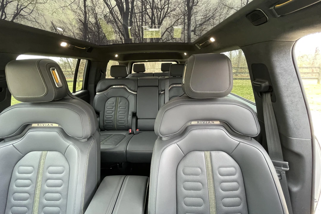 2023 Rivian R1S - Image 20 of 31