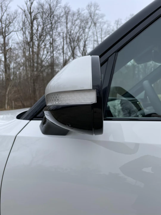 2023 Rivian R1S - Image 12 of 31
