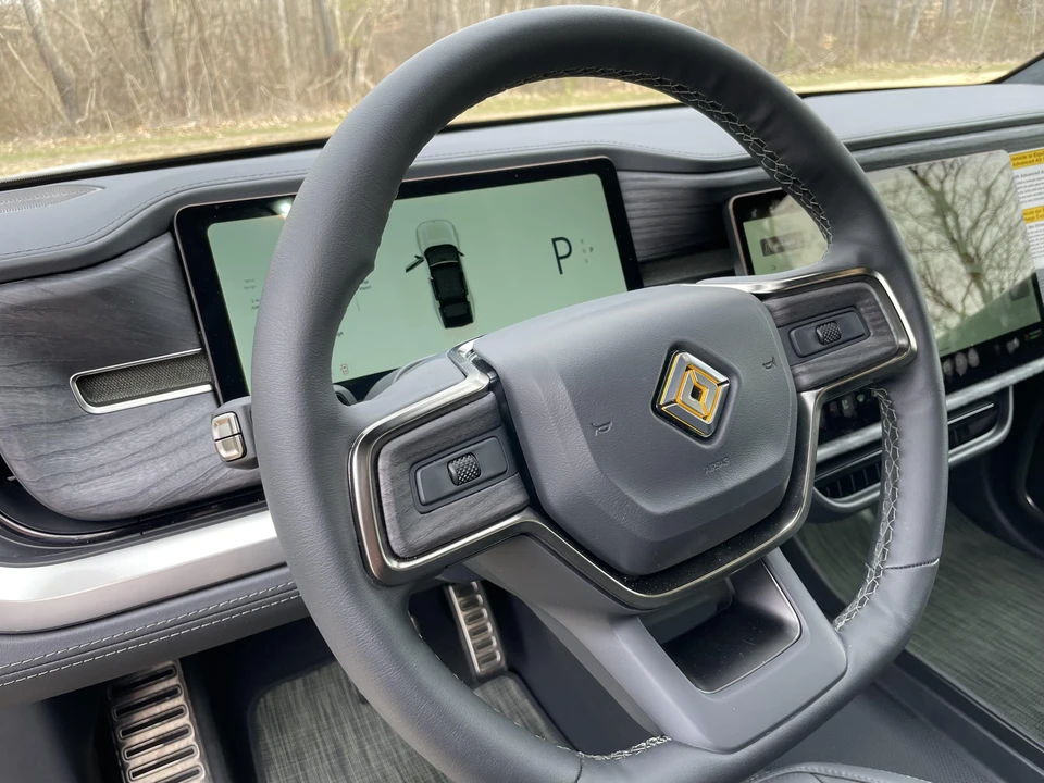 2023 Rivian R1S - Image 30 of 31