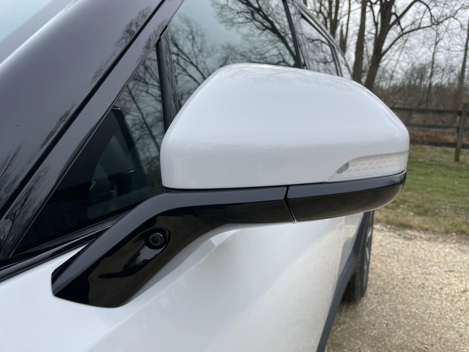 2023 Rivian R1S - Image 11 of 31
