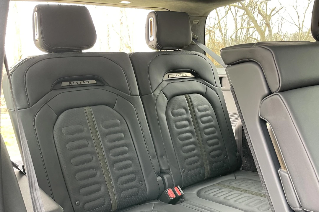 2023 Rivian R1S - Image 21 of 31