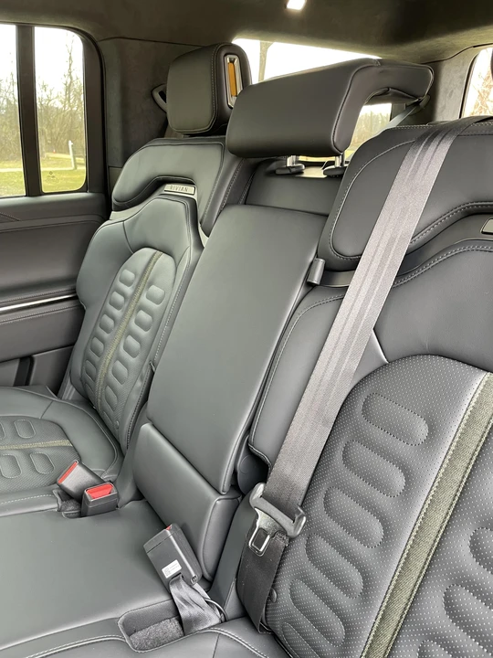 2023 Rivian R1S - Image 24 of 31
