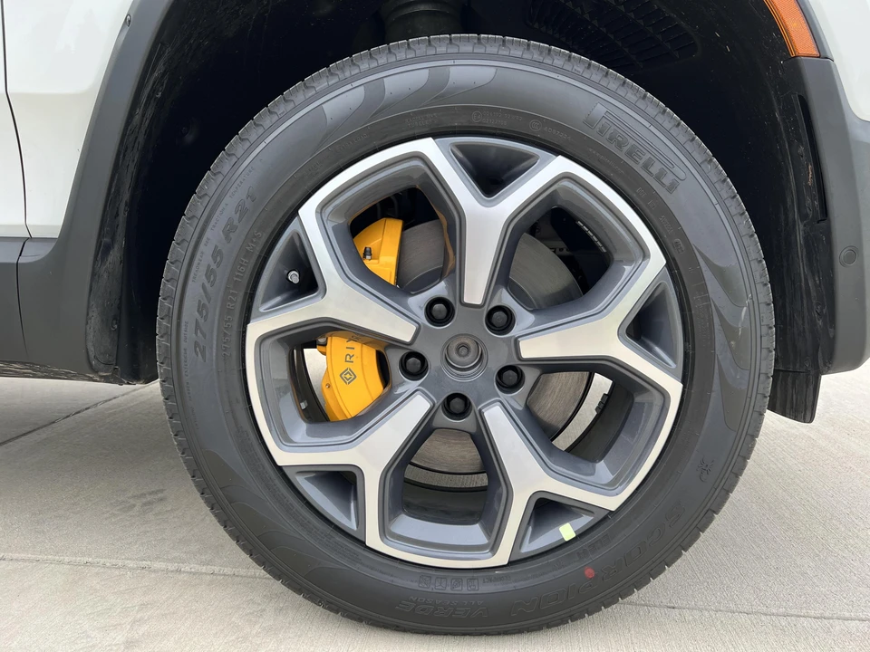 2023 Rivian R1S - Image 17 of 31