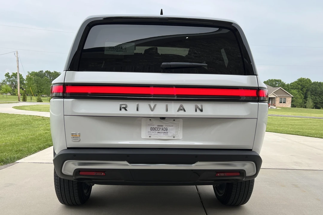 2023 Rivian R1S - Image 5 of 31