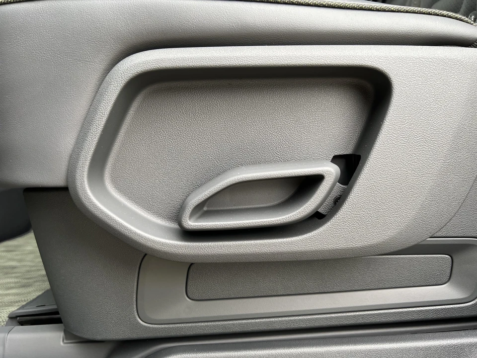 2023 Rivian R1S - Image 30 of 31