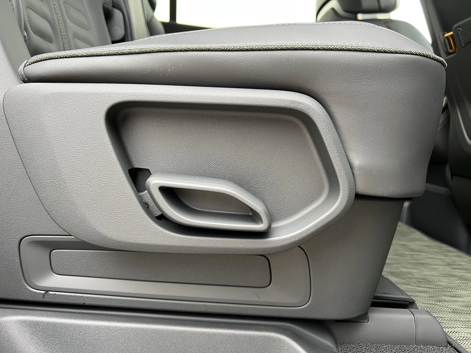 2023 Rivian R1S - Image 29 of 31