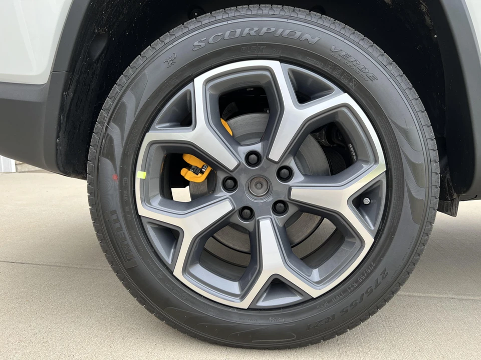 2023 Rivian R1S - Image 16 of 31