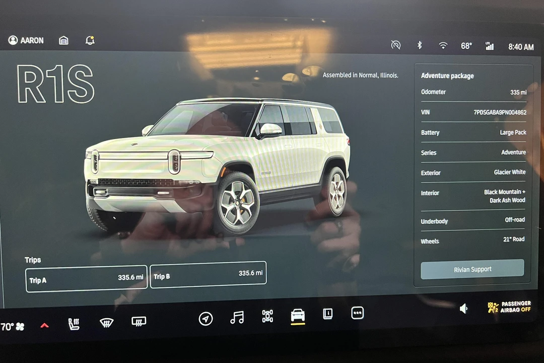 2023 Rivian R1S - Image 21 of 31
