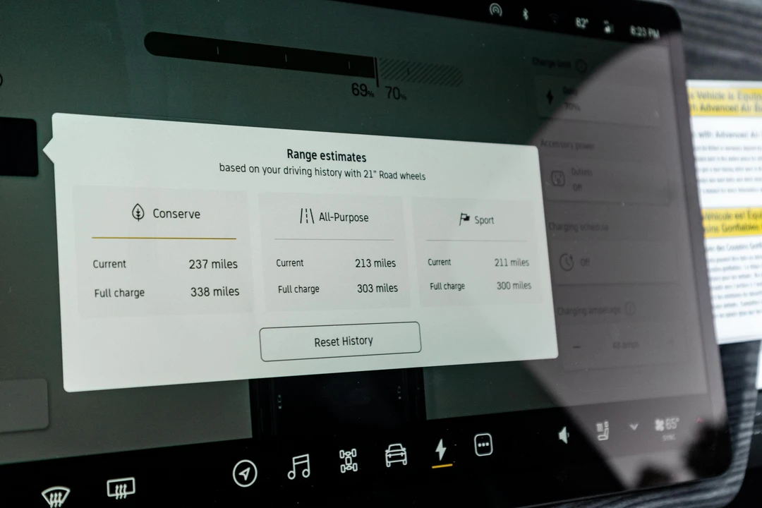 2023 Rivian R1S - Image 26 of 31