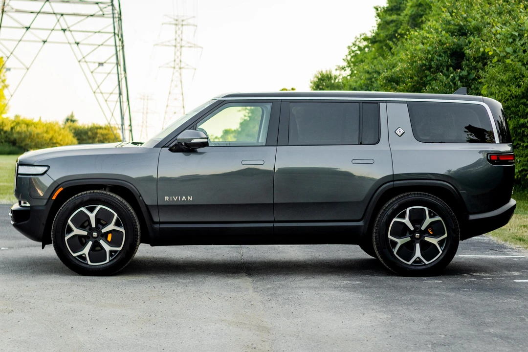 2023 Rivian R1S - Image 3 of 31