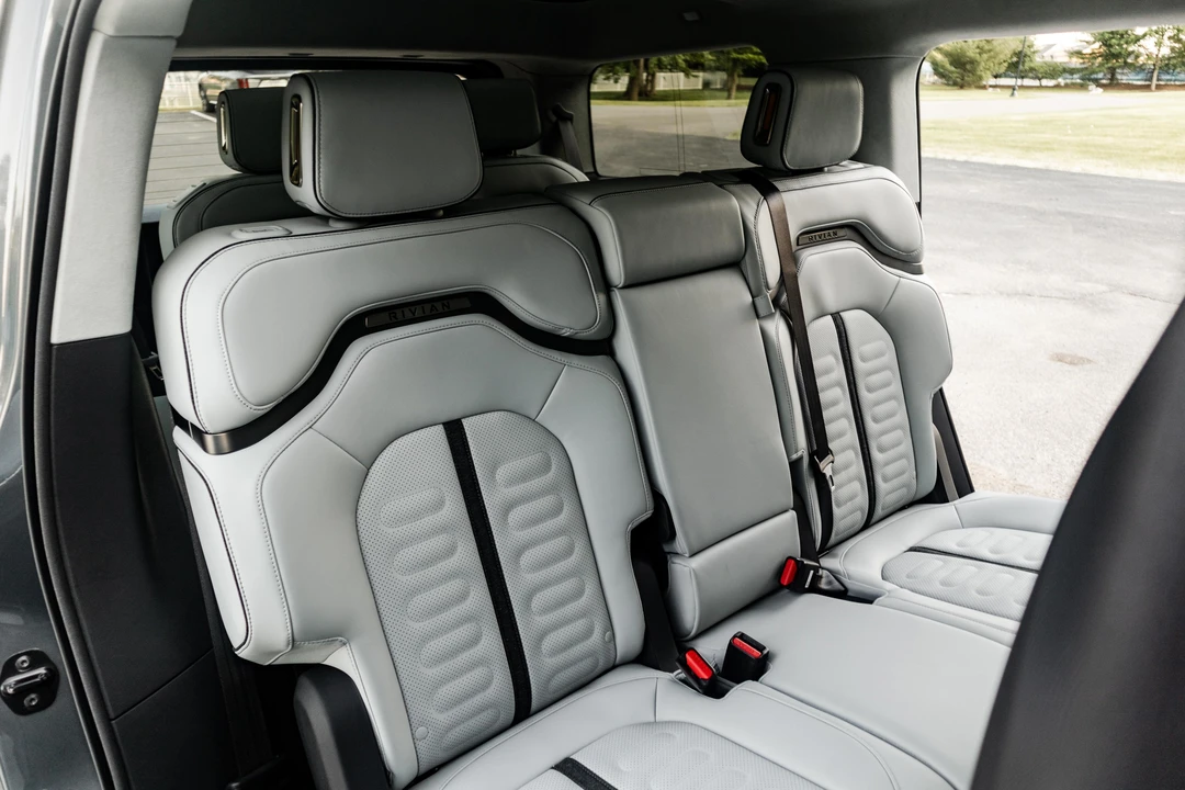 2023 Rivian R1S - Image 20 of 31