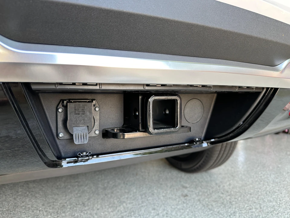 2023 Rivian R1S - Image 26 of 26