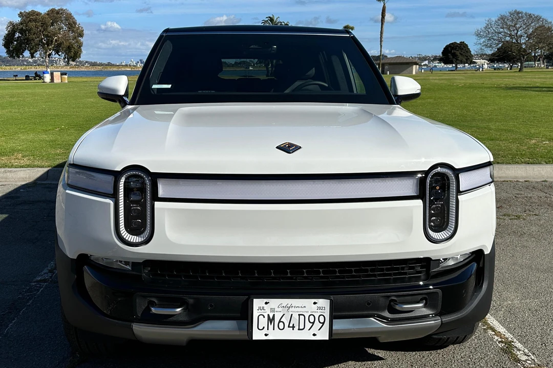 2023 Rivian R1S - Image 2 of 26
