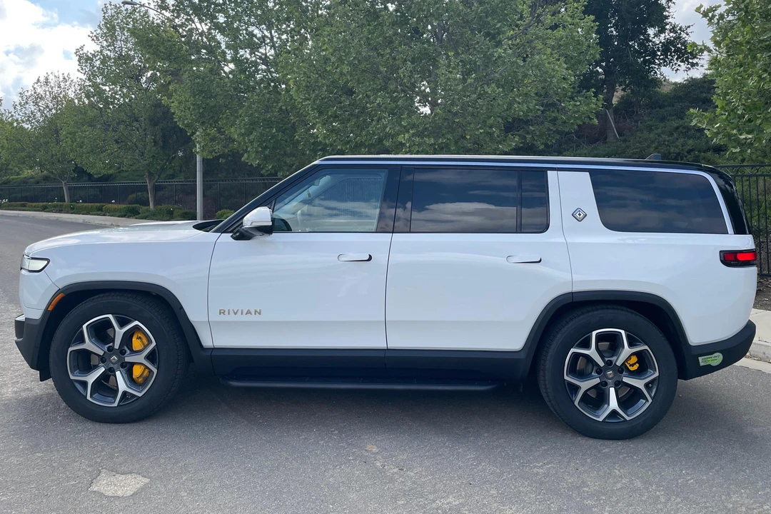 2023 Rivian R1S - Image 3 of 31