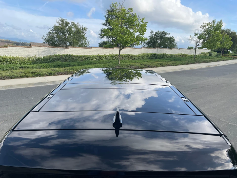 2023 Rivian R1S - Image 25 of 31