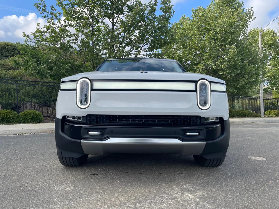 2023 Rivian R1S - Image 6 of 31