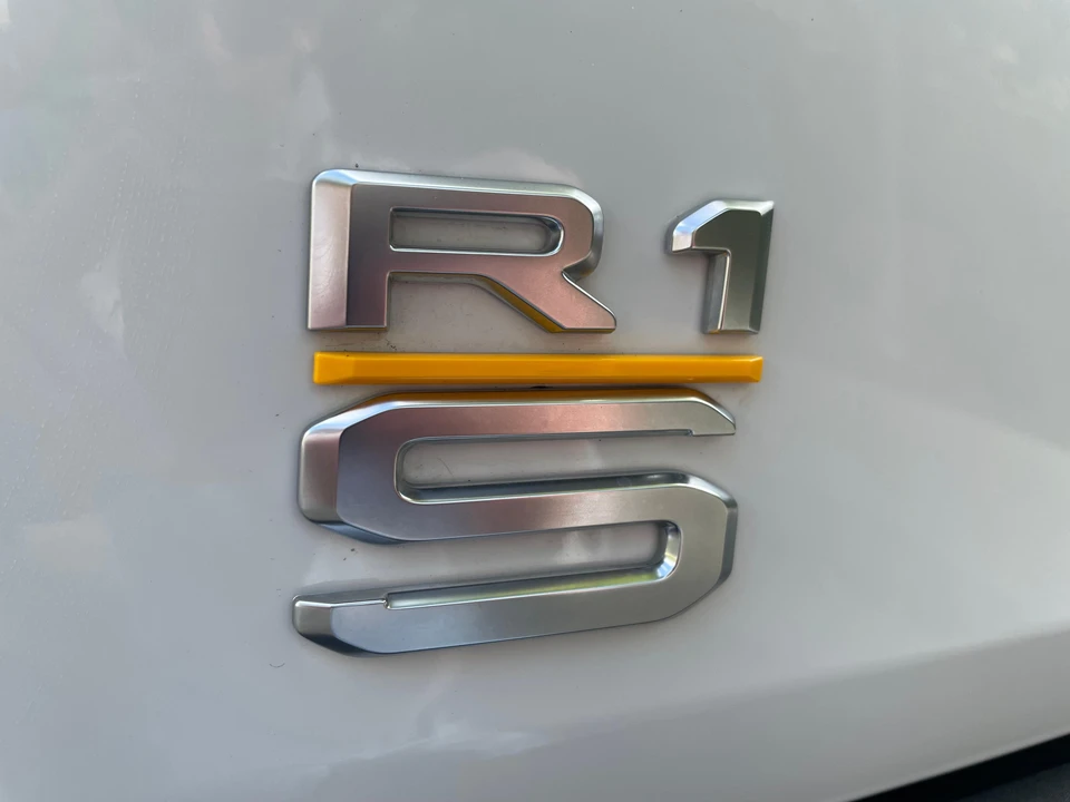 2023 Rivian R1S - Image 18 of 31