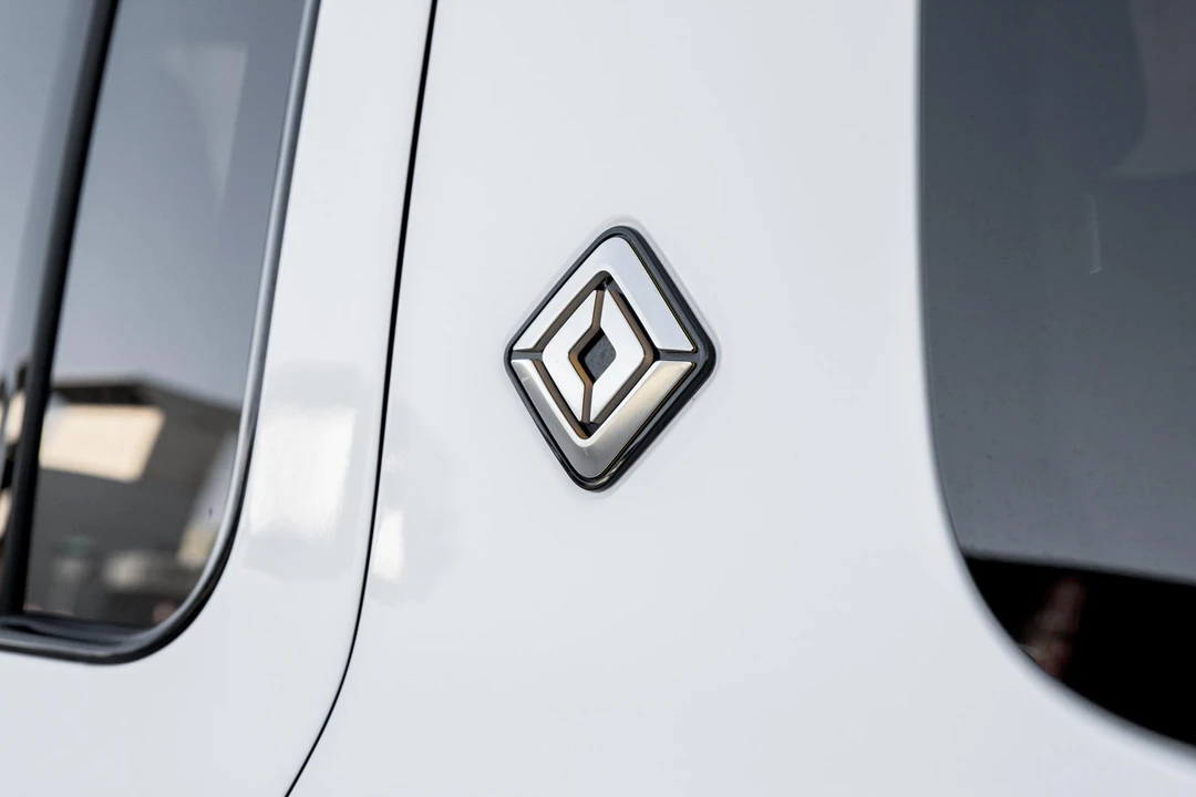 2023 Rivian R1S - Image 22 of 31