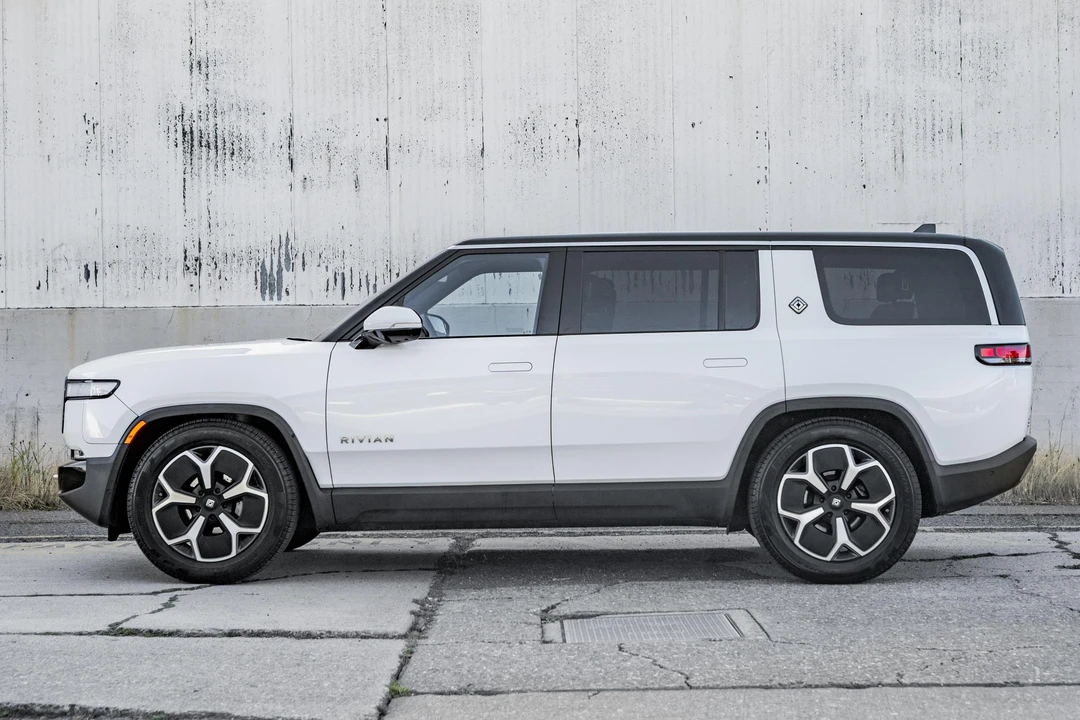 2023 Rivian R1S - Image 6 of 31