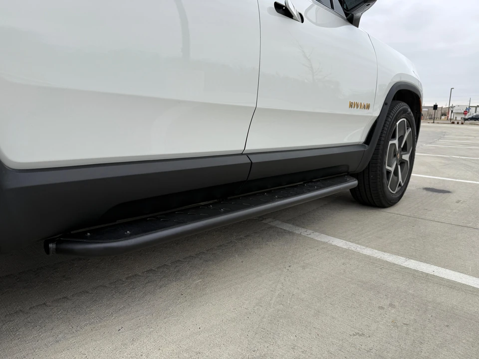 2023 Rivian R1S - Image 24 of 31