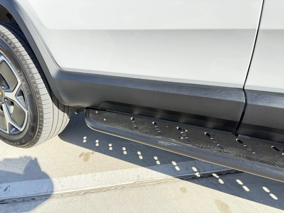 2023 Rivian R1S - Image 18 of 31