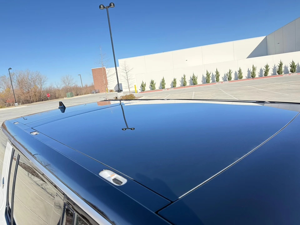 2023 Rivian R1S - Image 28 of 31