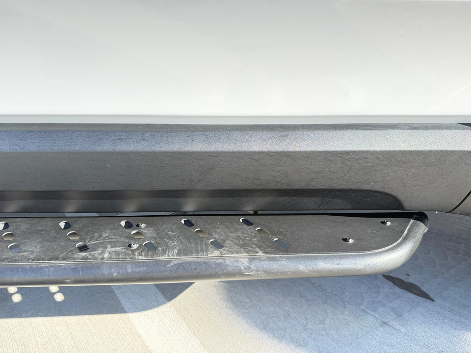 2023 Rivian R1S - Image 19 of 31