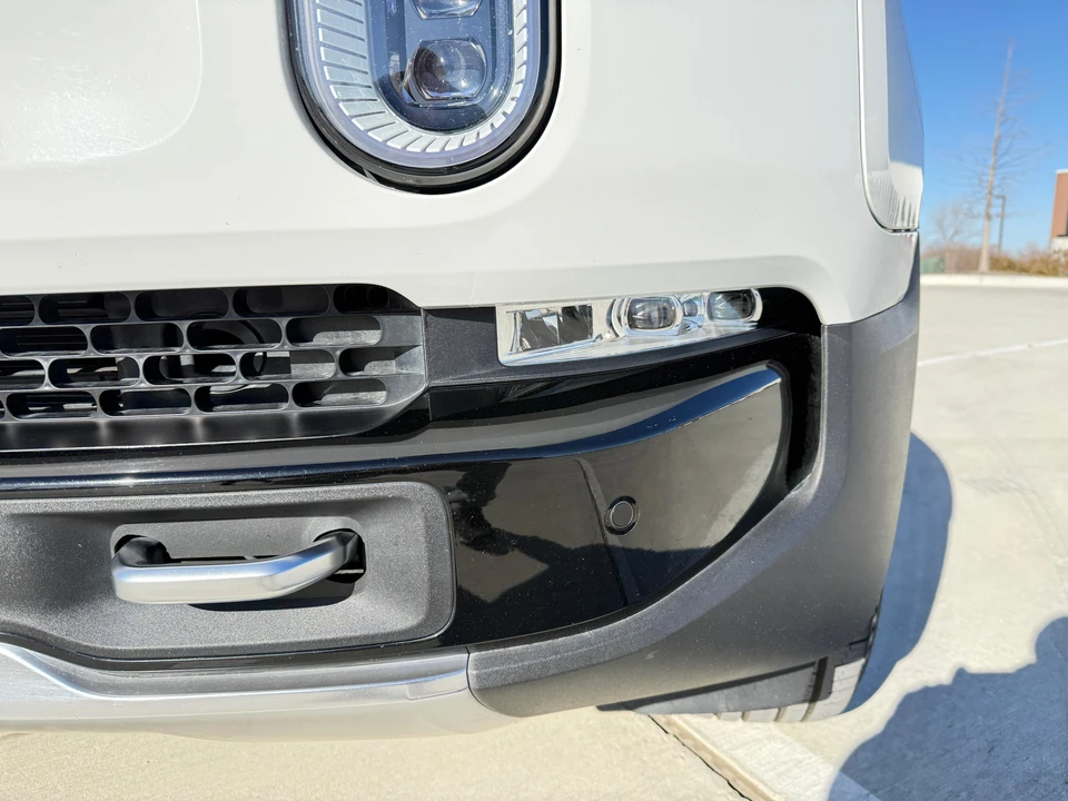 2023 Rivian R1S - Image 14 of 31