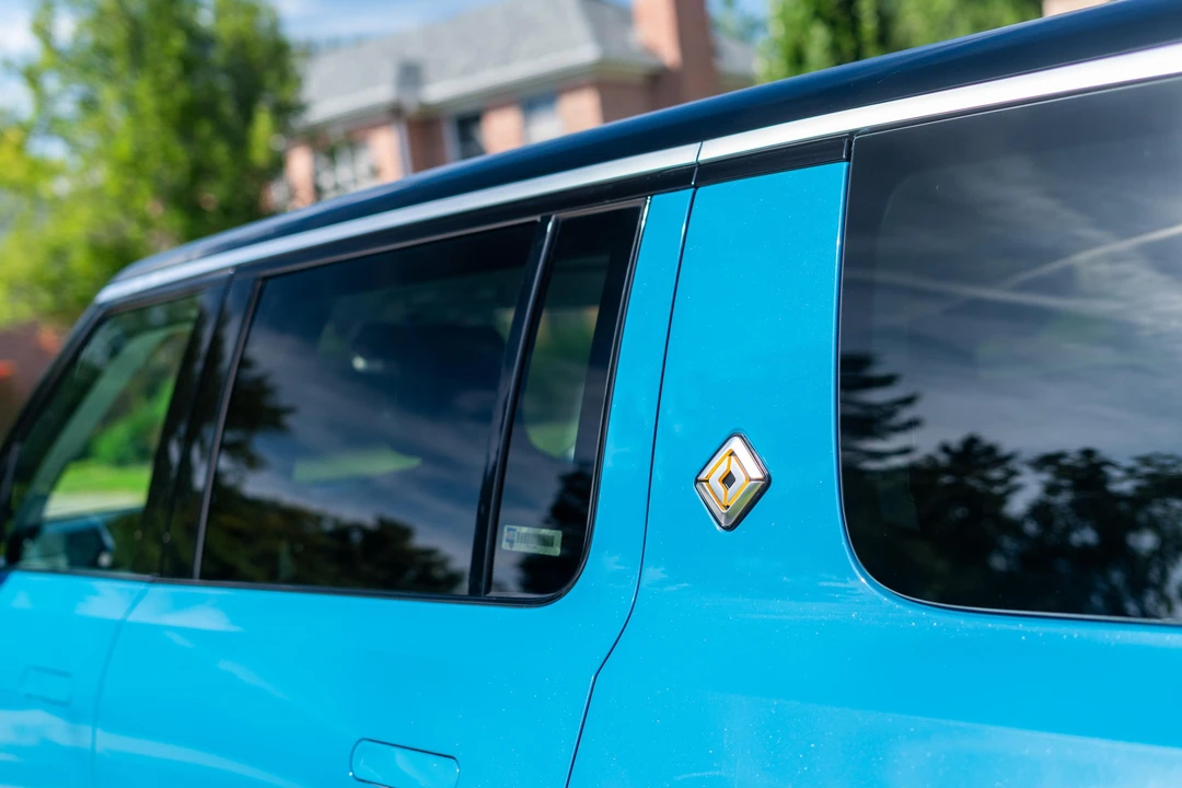 2023 Rivian R1S - Image 21 of 31