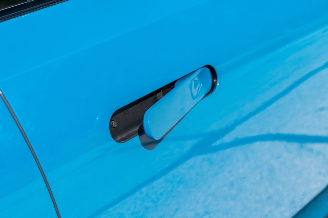 2023 Rivian R1S - Image 26 of 31