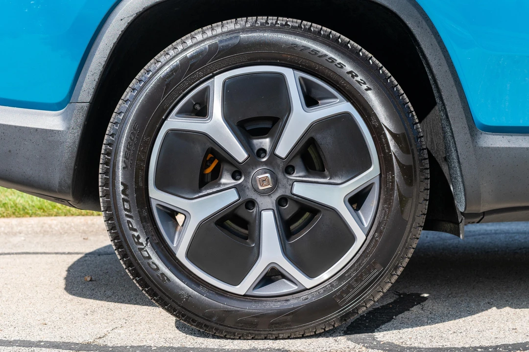 2023 Rivian R1S - Image 31 of 31