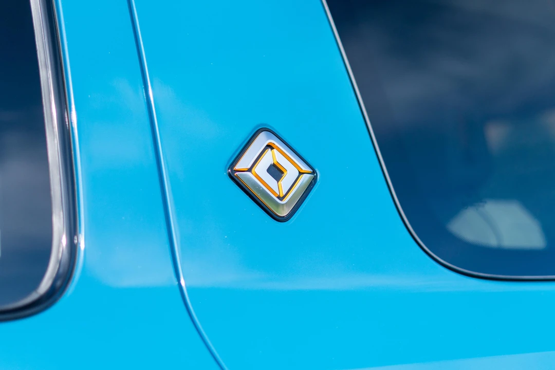 2023 Rivian R1S - Image 27 of 31